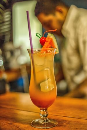 thumbnail: Bar (on property)