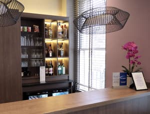 thumbnail: Bar (on property)