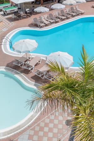 thumbnail: Outdoor pool