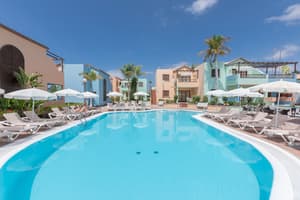 thumbnail: Outdoor pool