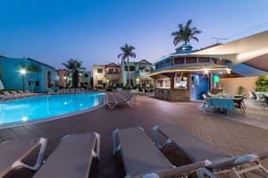 thumbnail: Poolside bar