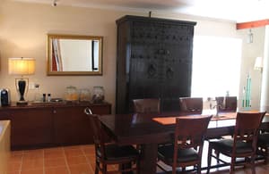 thumbnail: Breakfast area