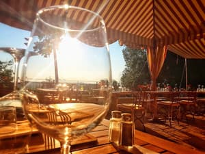 thumbnail: Restaurant