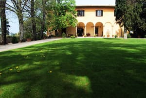 thumbnail: Front of property
