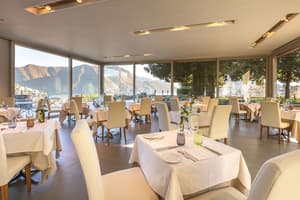 thumbnail: Restaurant