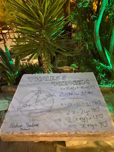 568071600.jpg