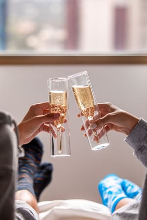 thumbnail: Champagne service