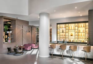 thumbnail: Bar (on property)