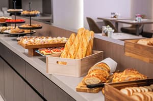 thumbnail: Breakfast area