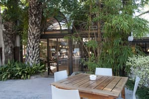 thumbnail: Outdoor dining