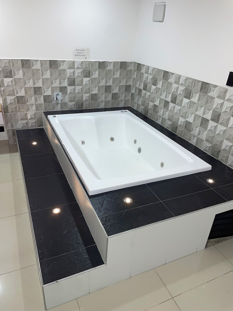 Private spa tub