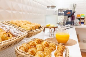 thumbnail: Breakfast buffet