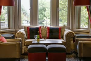thumbnail: Bar (on property)