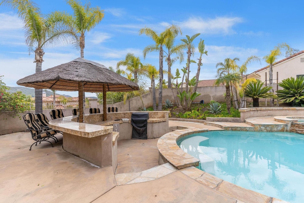 Poolside bar