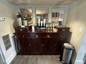 thumbnail: Breakfast area