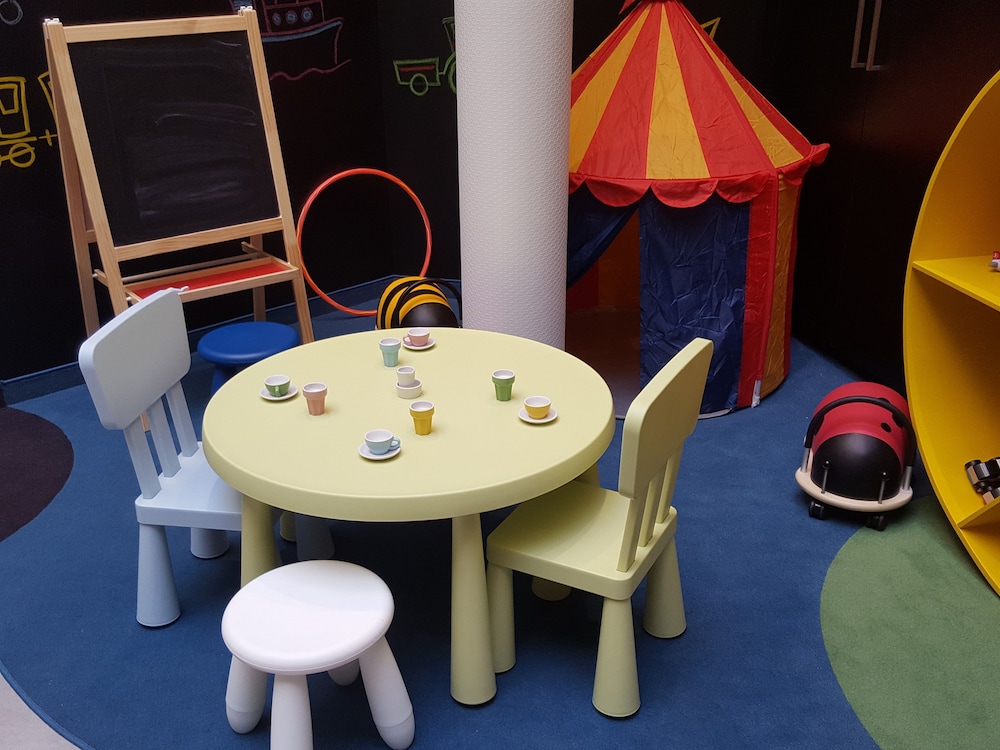 Children's play area - indoor