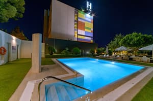 thumbnail: Pool