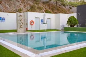 thumbnail: Outdoor pool