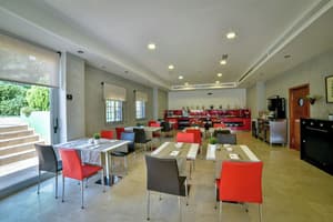 thumbnail: Restaurant