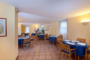 thumbnail: Breakfast area