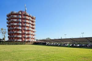 thumbnail: Exterior
