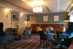 thumbnail: Bar (on property)