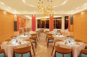 thumbnail: Restaurant