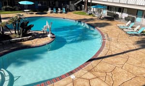 thumbnail: Bar (on property)