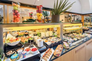 thumbnail: Breakfast area