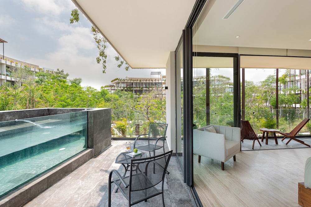 Private pool