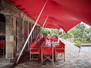 thumbnail: Outdoor dining