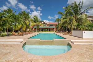 thumbnail: Outdoor pool