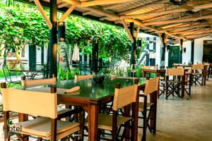 thumbnail: Restaurant