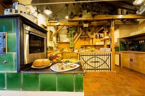 thumbnail: Restaurant