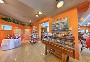 thumbnail: Restaurant
