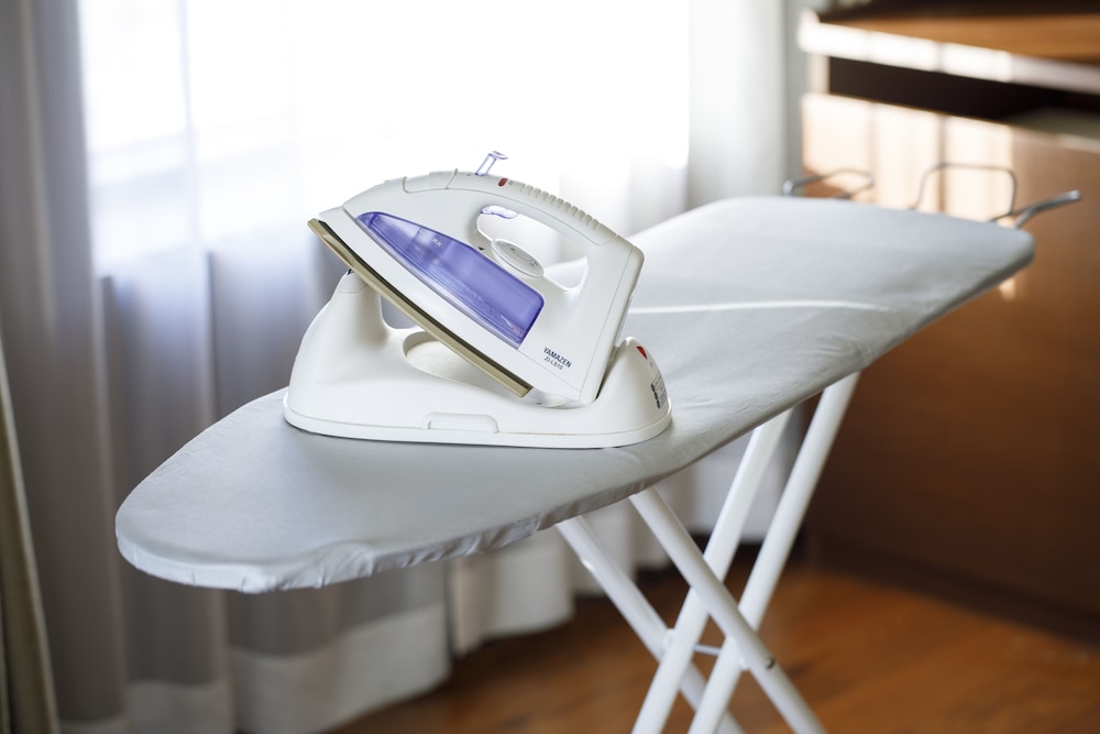 Iron/ironing board