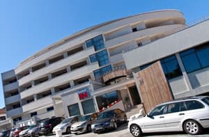 thumbnail: Exterior