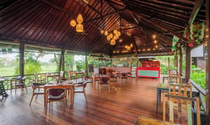 thumbnail: Restaurant