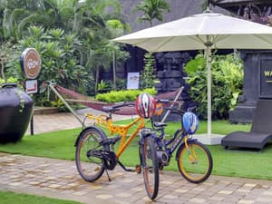 thumbnail: Bicycling