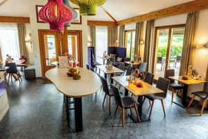 thumbnail: Restaurant