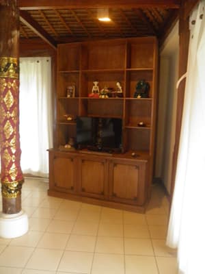 thumbnail: Concierge desk
