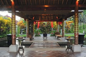 thumbnail: Interior detail