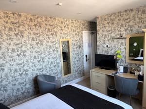 thumbnail: Room