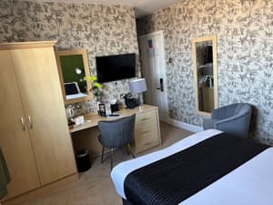 thumbnail: Room