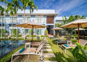 thumbnail: Outdoor pool