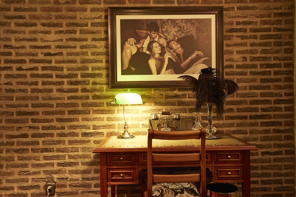 In-room business center