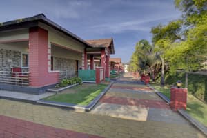 thumbnail: Property entrance