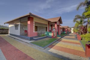 thumbnail: Front of property