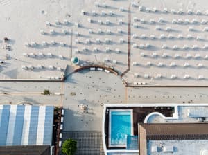 thumbnail: Outdoor pool