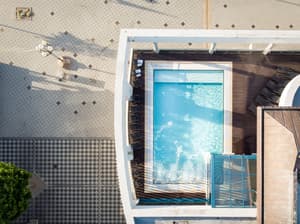 thumbnail: Outdoor pool